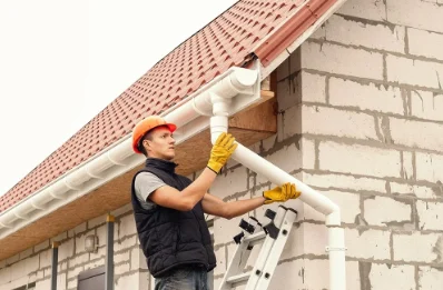 Pose et remplacement de gouttières à Harol